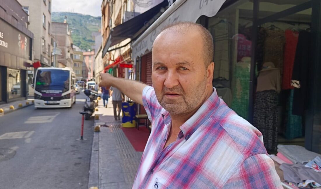 Ordu'nun Altınordu ilçesinde Emin E. sokak kameralarını ayarlarken dolmuşun arıza