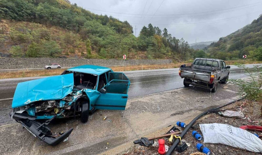Zonguldak’ta bir belediye aracı bakım çalışmaları sırasında yol kenarına park