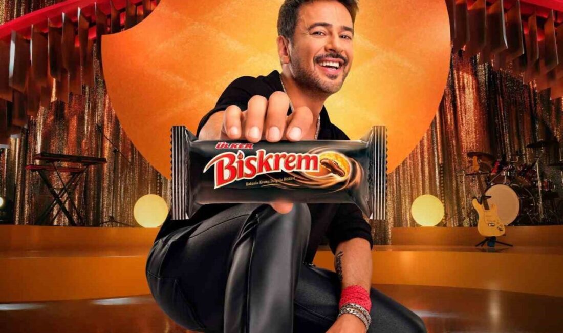 Ülker, Biskrem'in yeni reklam yüzü olarak sevilen sanatçı Emre Altuğ'u