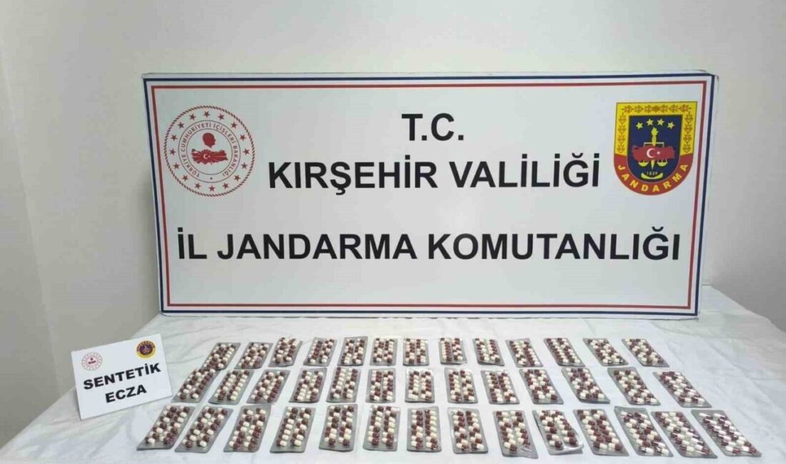 Kırşehir'de jandarma tarafından gerçekleştirilen bir uyuşturucu operasyonunda 557 sentetik hap