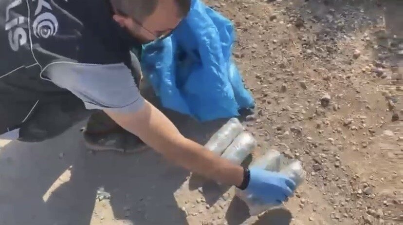 Hatay'ın Reyhanlı ilçesinde düzenlenen uyuşturucu operasyonunda, motosikletle uyuşturucu taşıyan Y.T.